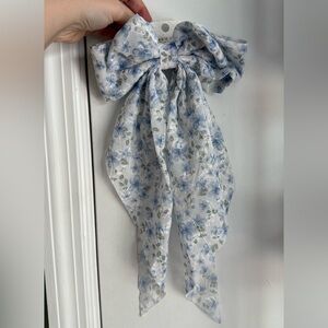Altar’d State White & Blue Floral Bow (NWT)